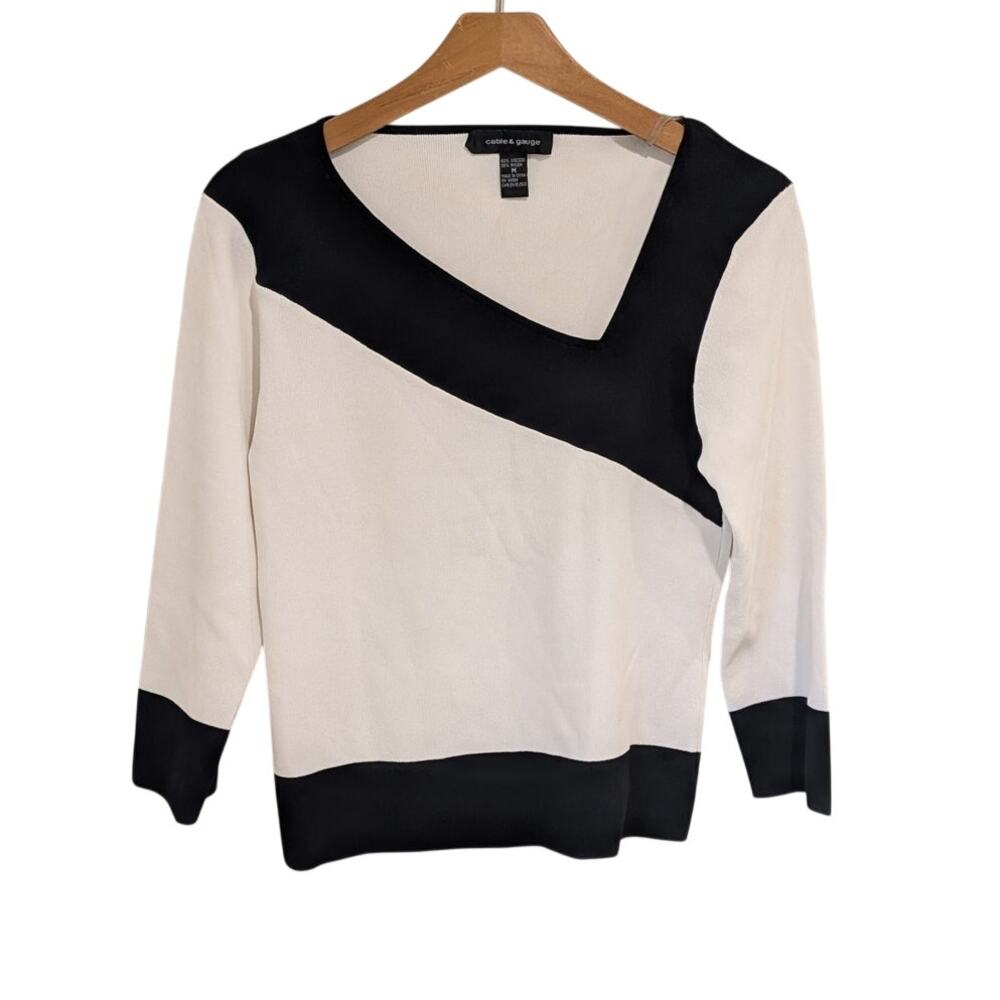Cable & Gauge Womens White & Black Colorblock Asymmetrical Sweater Quiet Luxury